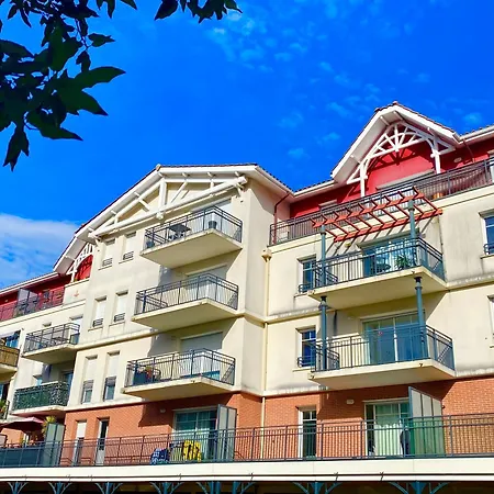 Captal Beau 2 Pieces Coeur De Parking Terrasse Apartment